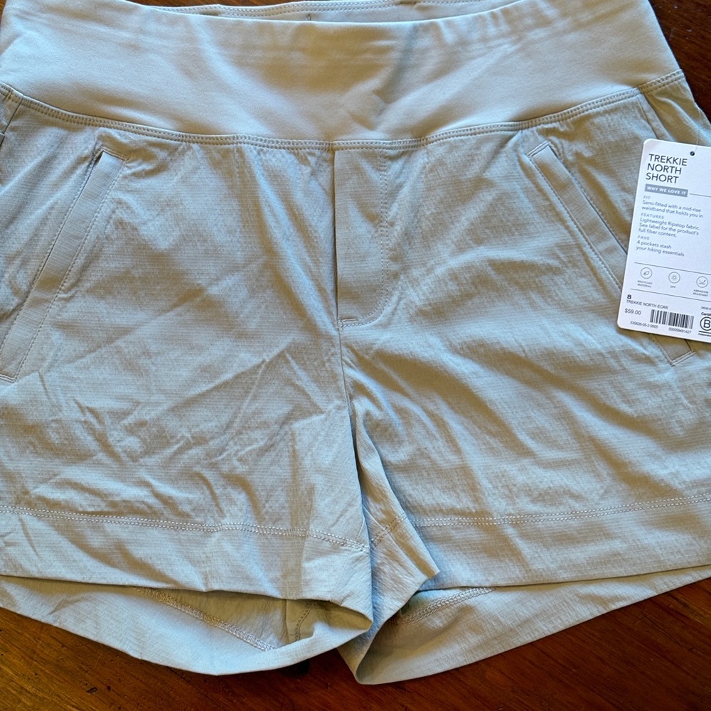 Athleta Trekkie Short. Size 8